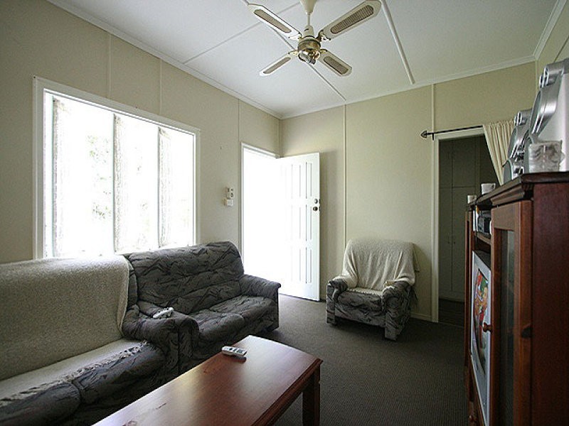 35 Doyle Street, Silkstone QLD 4304