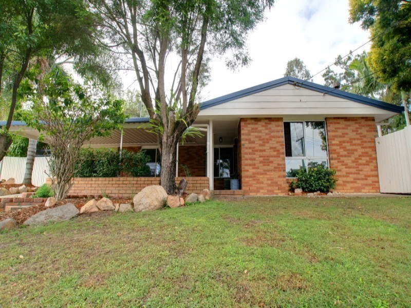 1 Brolga Court, Bundamba QLD 4304