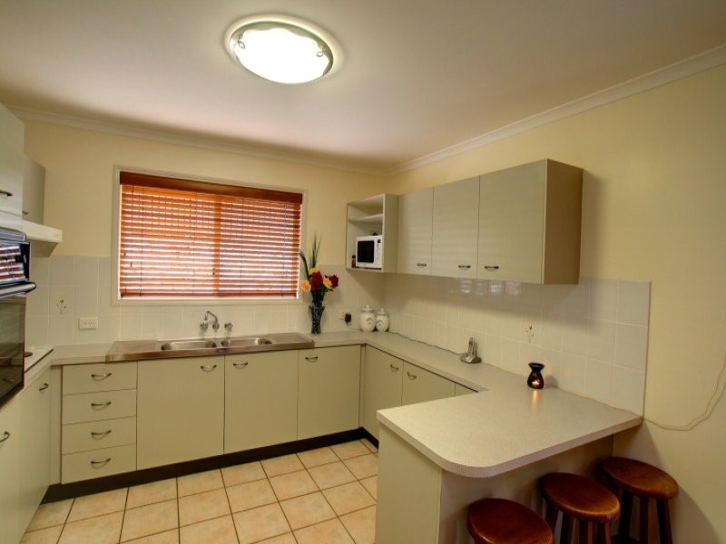 1 Brolga Court, Bundamba QLD 4304