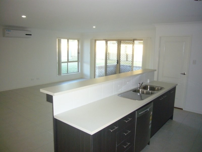 12 Tea Tree Place, Raceview QLD 4305