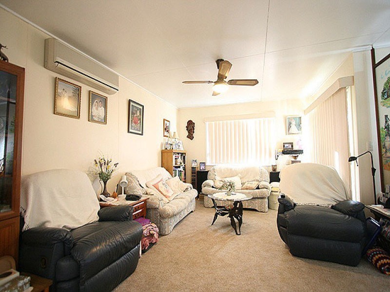 87 Brisbane Road, Bundamba QLD 4304