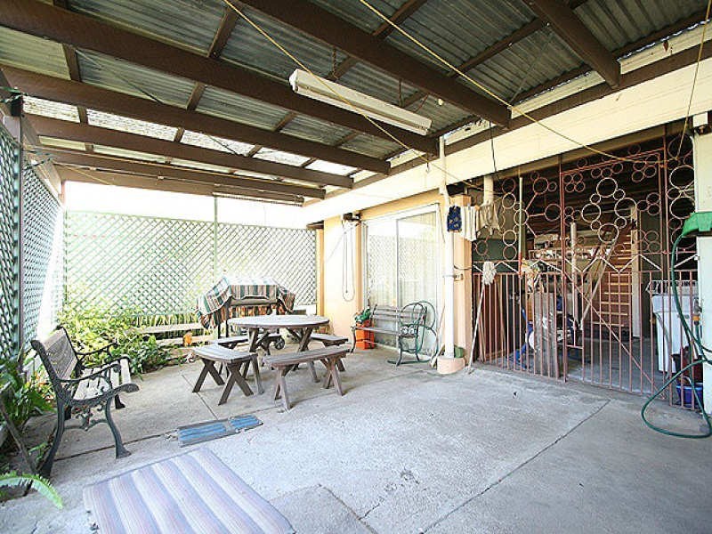 87 Brisbane Road, Bundamba QLD 4304