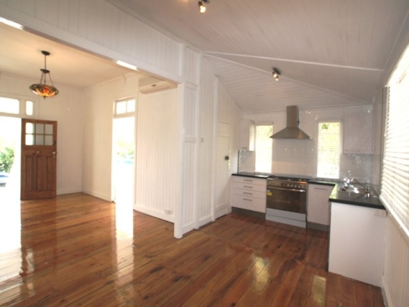 13a George Street, Newtown QLD 4305
