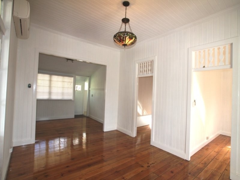 13a George Street, Newtown QLD 4305