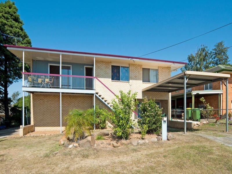 33 Robertson Road, Eastern Heights QLD 4305