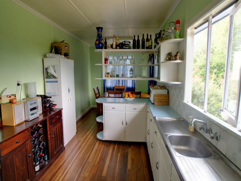 11 Dell Street, Eastern Heights QLD 4305