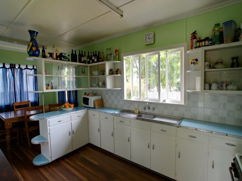 11 Dell Street, Eastern Heights QLD 4305