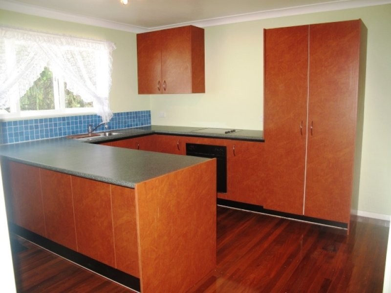 8 Hayes Street, Brassall QLD 4305