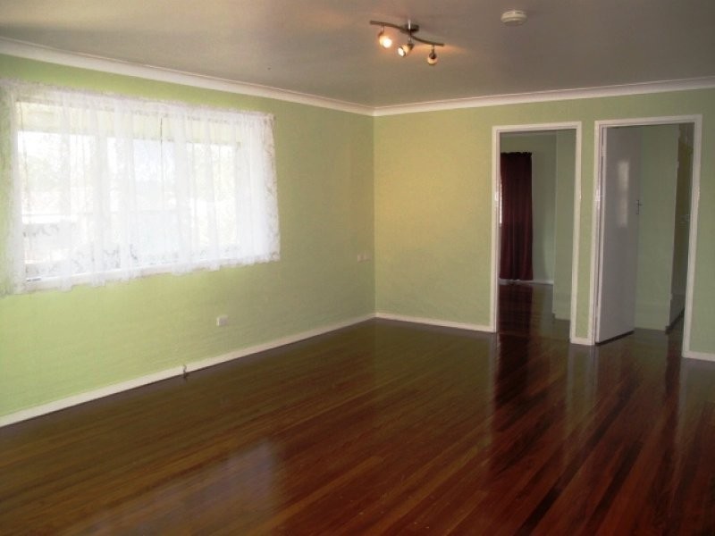 8 Hayes Street, Brassall QLD 4305