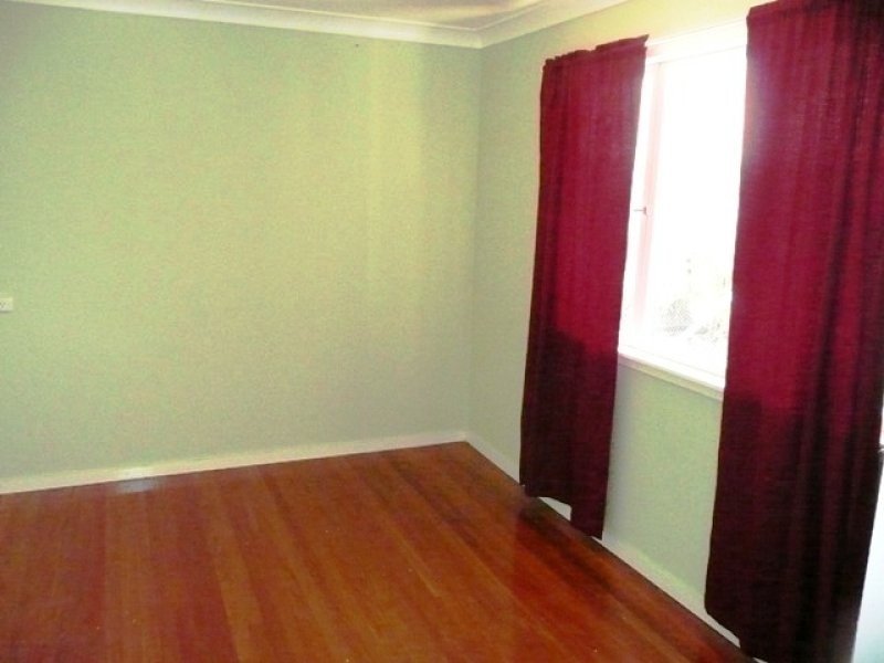 8 Hayes Street, Brassall QLD 4305