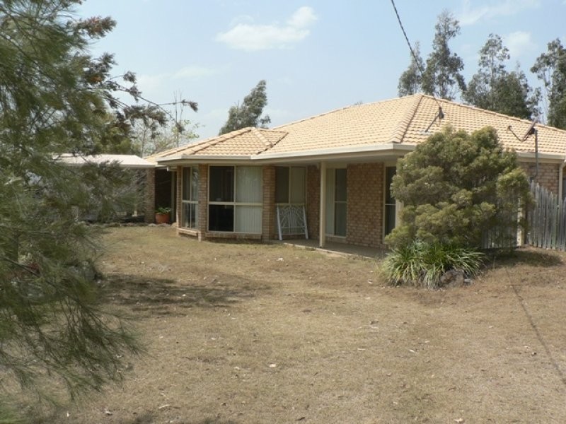 84 Flinders Street, Peak Crossing QLD 4306