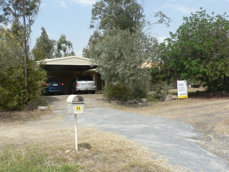 84 Flinders Street, Peak Crossing QLD 4306