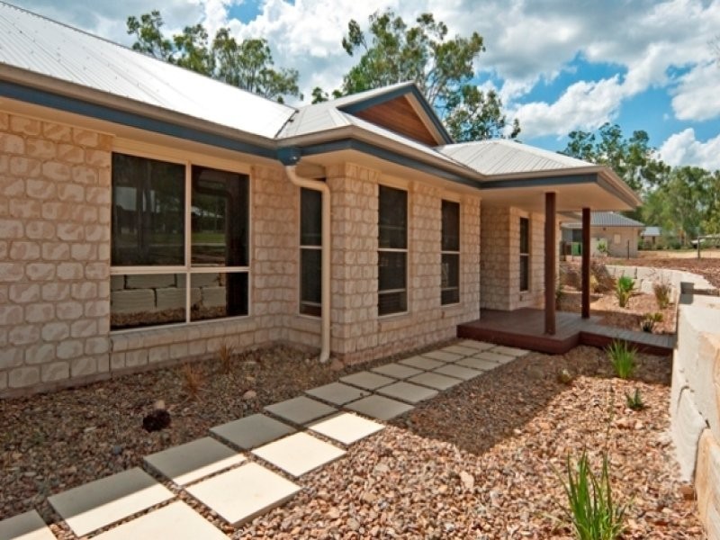 21 Cabernet Crescent, Pine Mountain QLD 4306