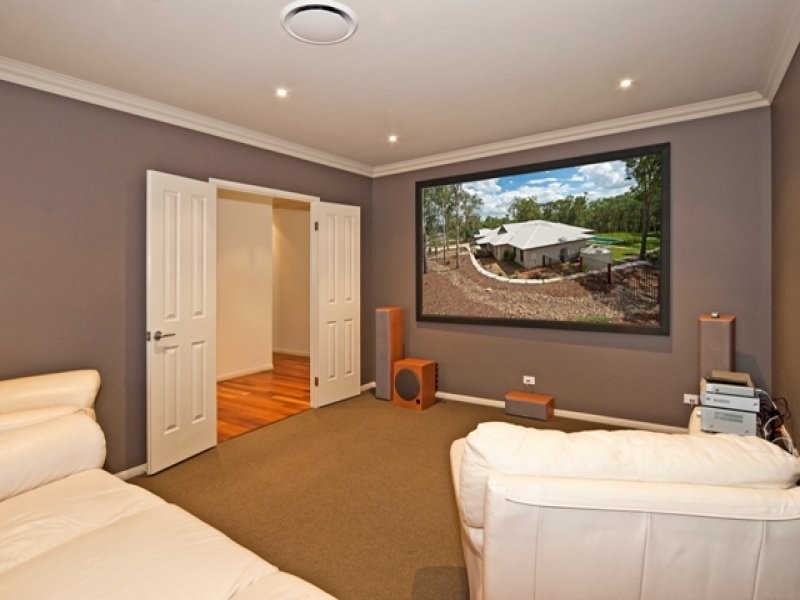 21 Cabernet Crescent, Pine Mountain QLD 4306