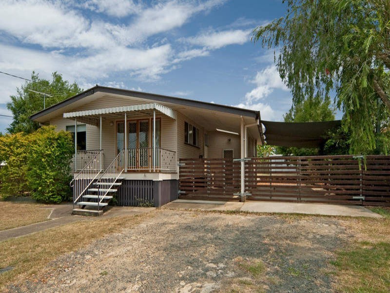 9 Bremer Parade, Basin Pocket QLD 4305