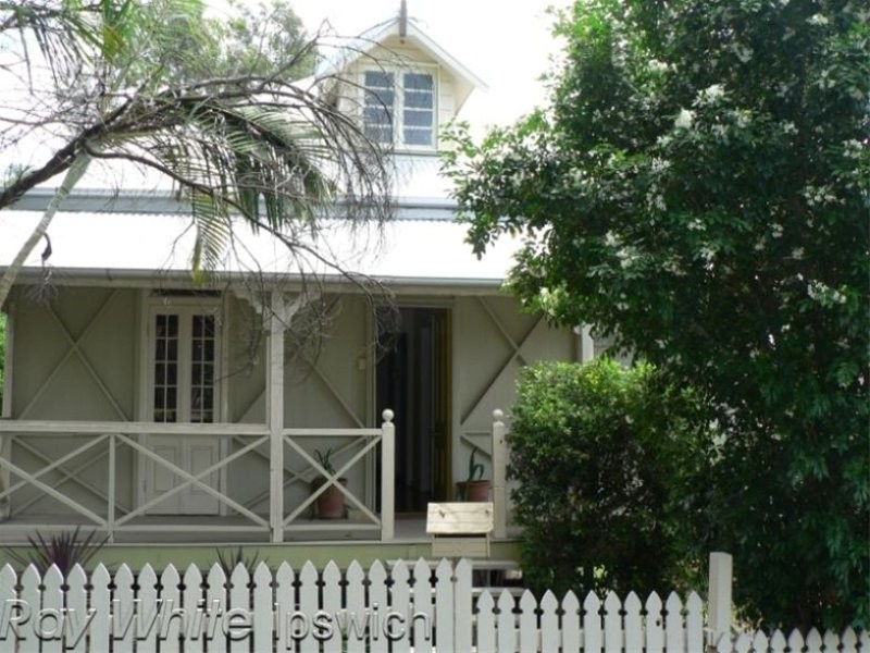 12 Panton Street, Woodend QLD 4305