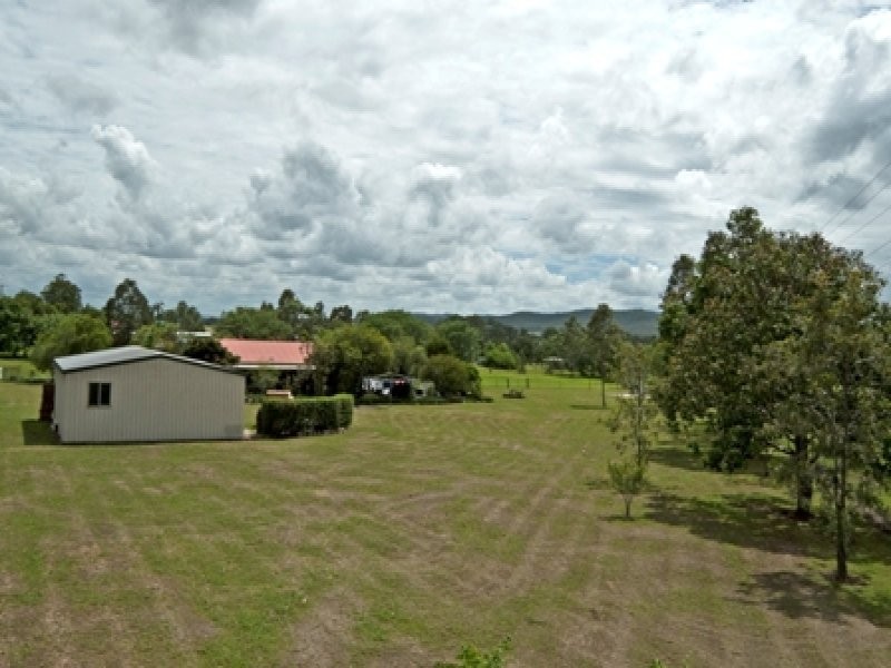 14 Roland Court, Peak Crossing QLD 4306