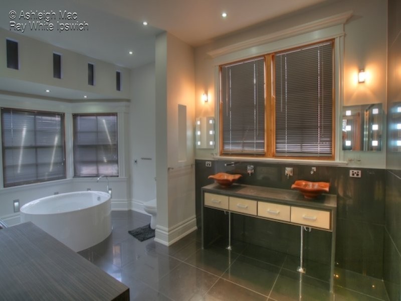 32 Quarry Street, Ipswich QLD 4305