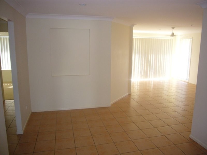 7 Tea Tree Place, Raceview QLD 4305