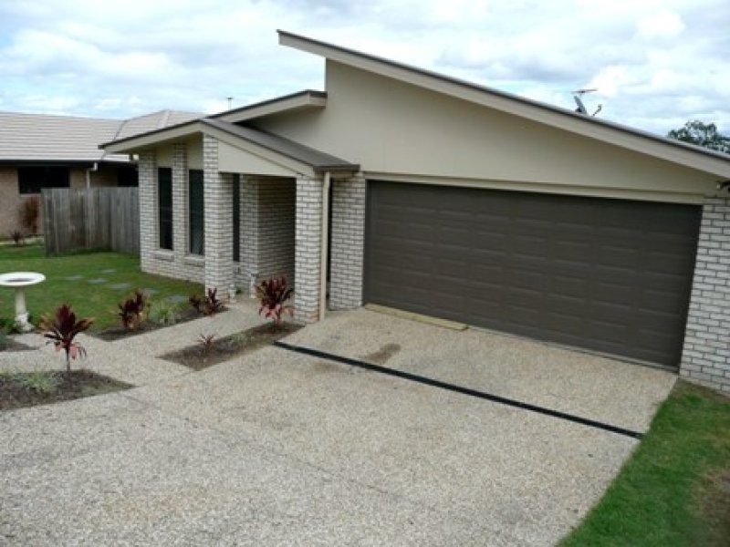 14 Benjamin Court, Yamanto QLD 4305