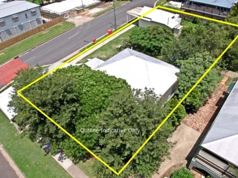 9 Blackstone Road, Eastern Heights QLD 4305