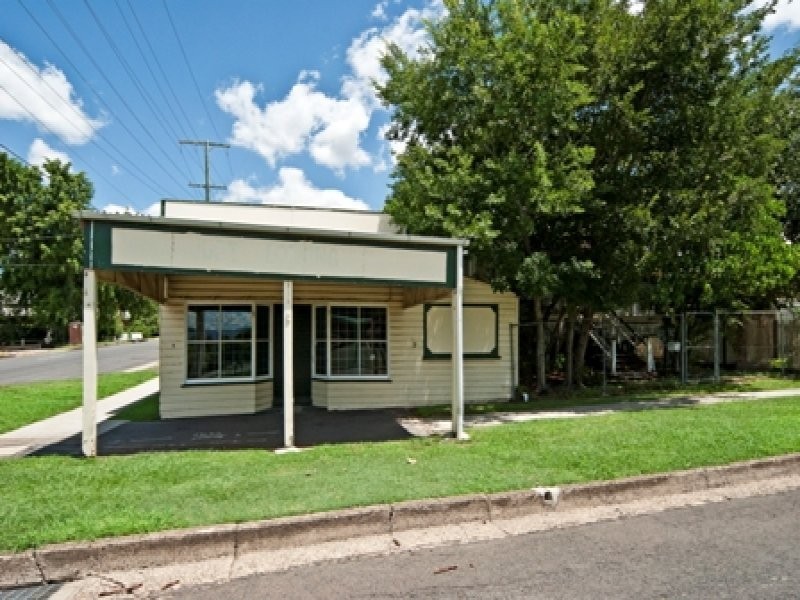 9 Blackstone Road, Eastern Heights QLD 4305