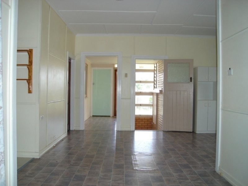 206 Glebe Road, Booval QLD 4304