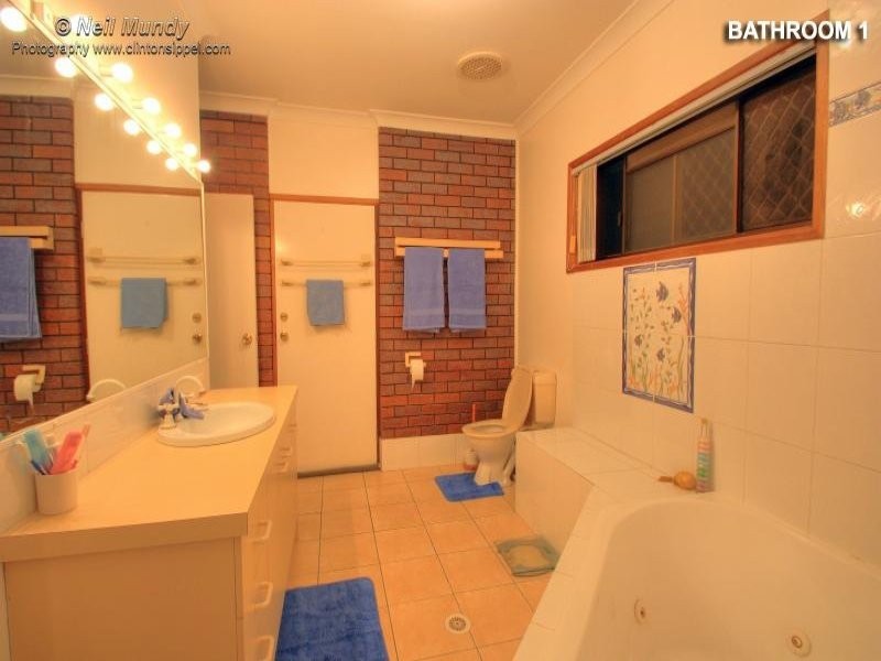 10 Barret Street, Flinders View QLD 4305
