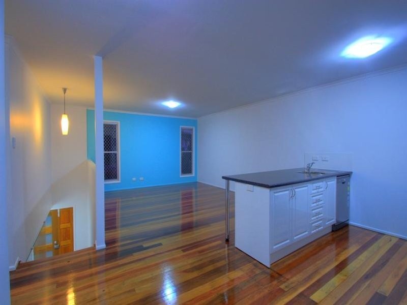 9 Janet Street, North Booval QLD 4304