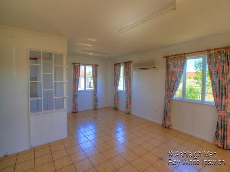 111 Edwards Street, Flinders View QLD 4305