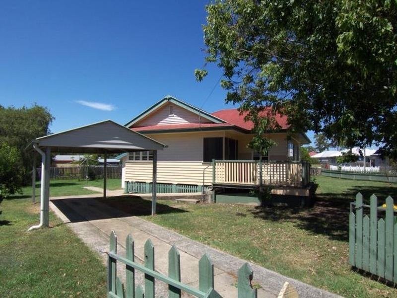 12 Casey St, Leichhardt QLD 4305