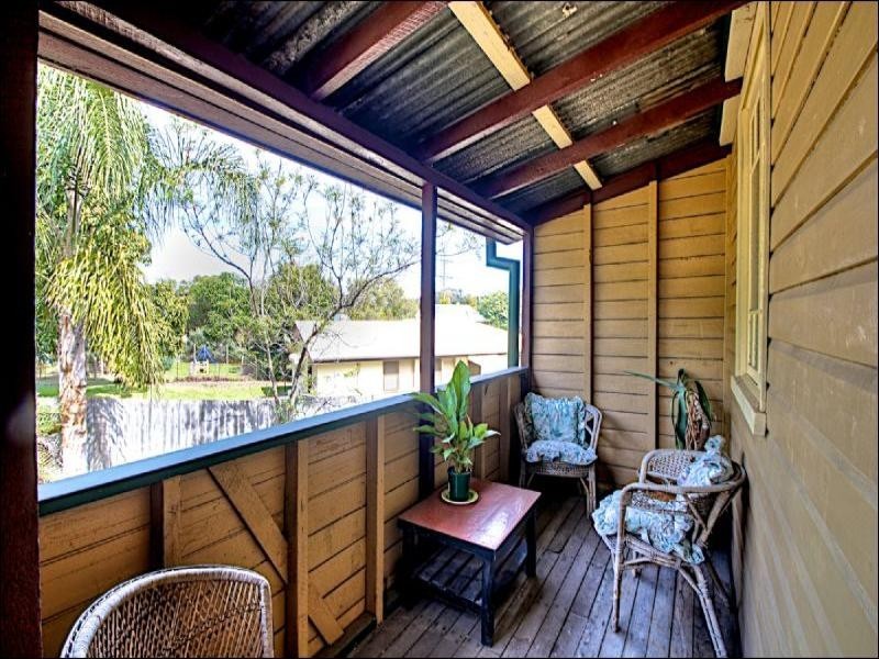 15 Brisbane Road, Dinmore QLD 4303