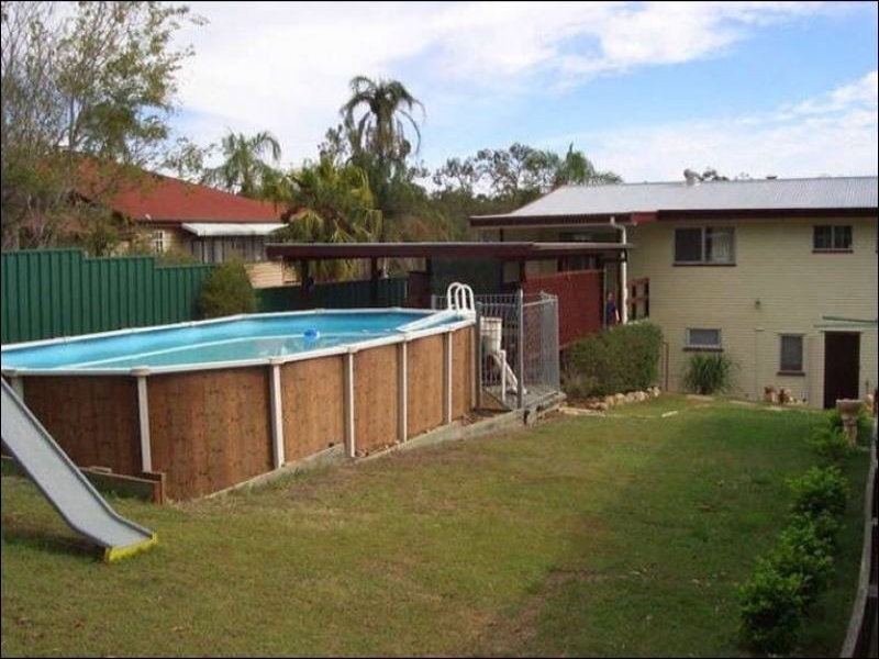15 Campbell St, Woodend QLD 4305