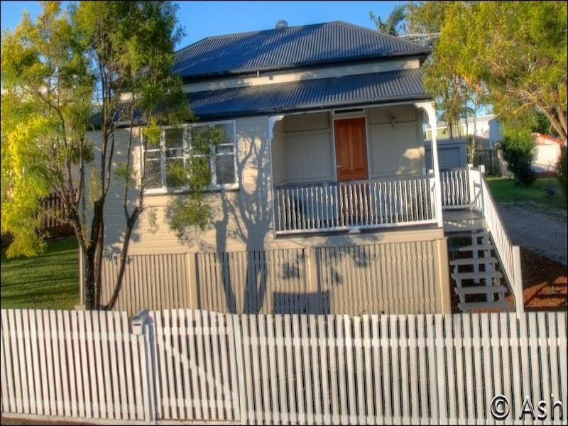 21 Pine Mountain Road, North Ipswich QLD 4305