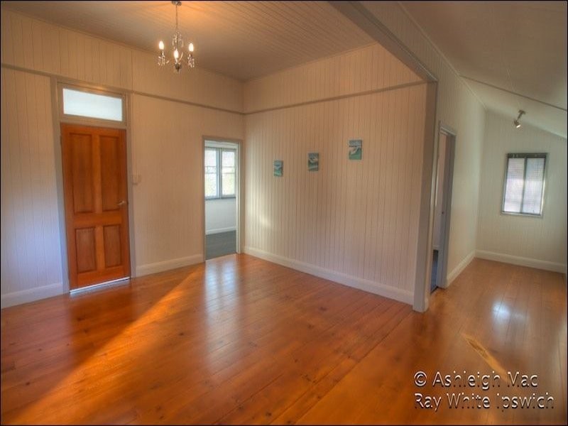 21 Pine Mountain Road, North Ipswich QLD 4305