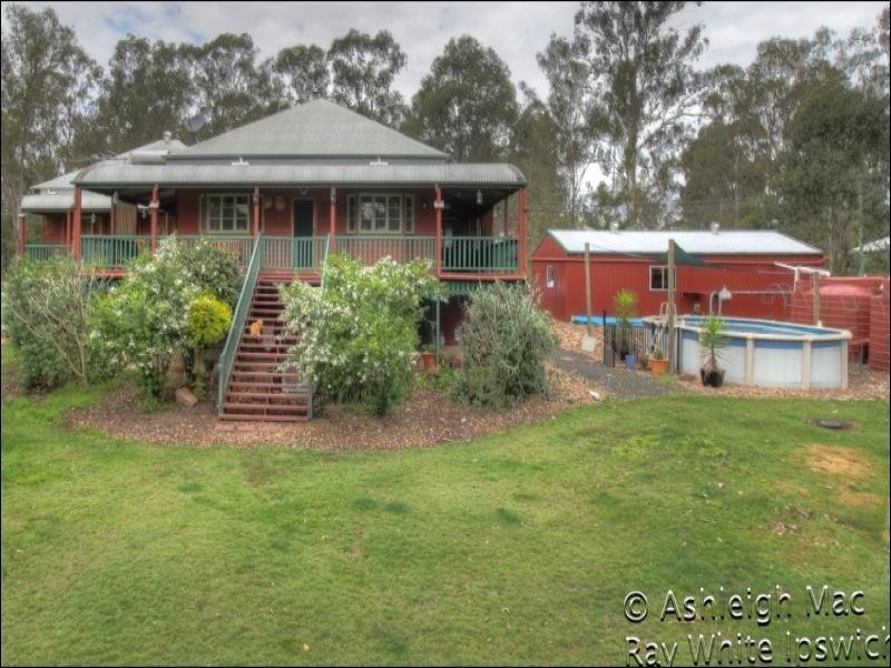 2 St Michaels Terrace, Pine Mountain QLD 4306