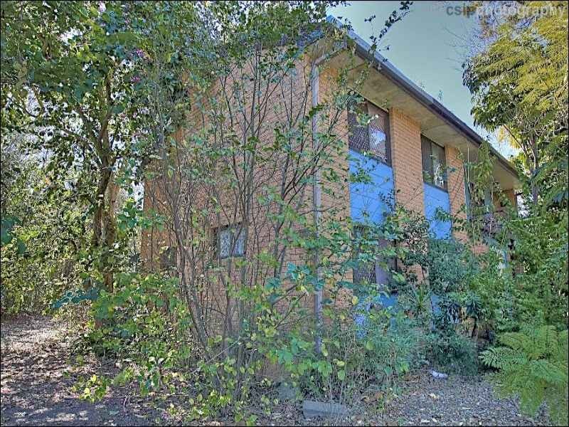 11 Creek Street, Silkstone QLD 4304