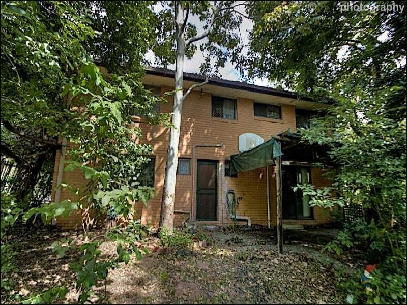 11 Creek Street, Silkstone QLD 4304
