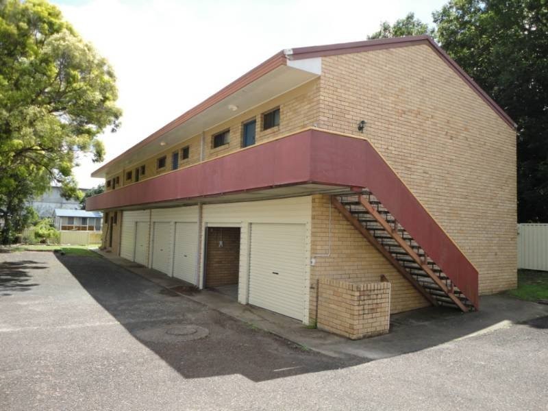25 Railway Street, Booval QLD 4304