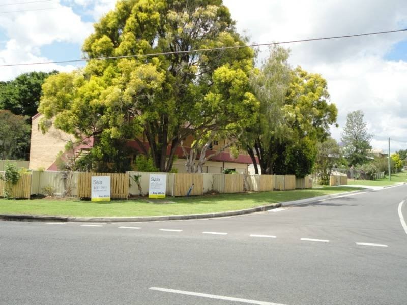 25 Railway Street, Booval QLD 4304