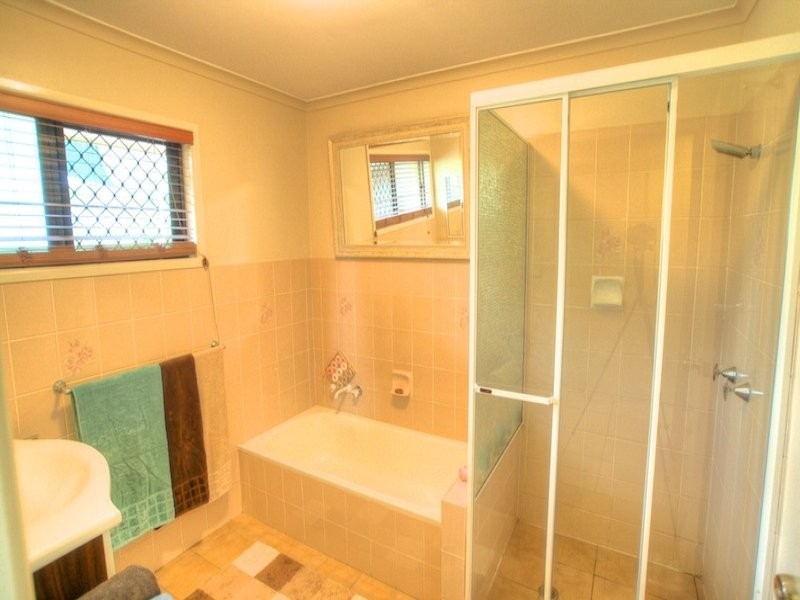 2 Merimbah Close, Karana Downs QLD 4306