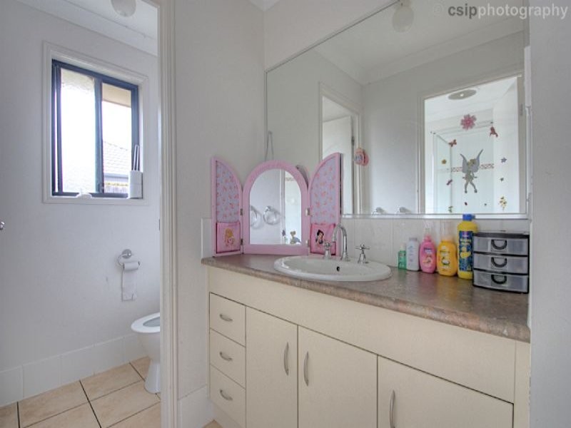 8 Kristy Court, Raceview QLD 4305