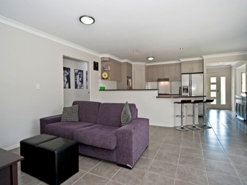 9 Merlot Place, Pine Mountain QLD 4306