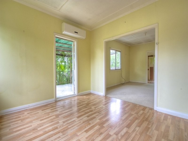 2 Cowley Street, Tivoli QLD 4305
