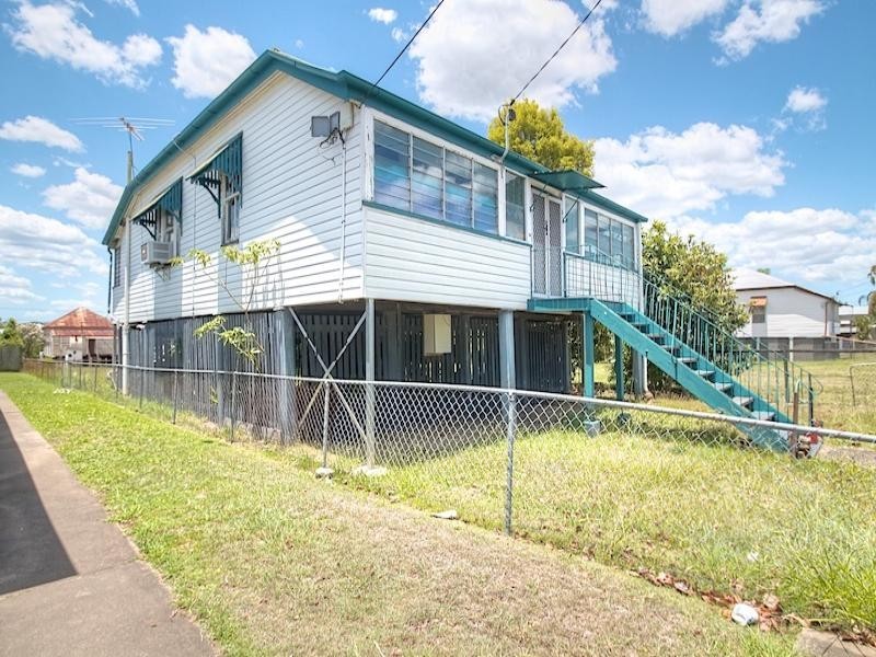 25 The Terrace, North Ipswich QLD 4305