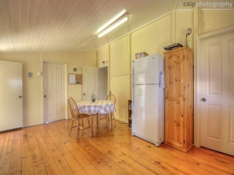 16 Queen Street, Walloon QLD 4306