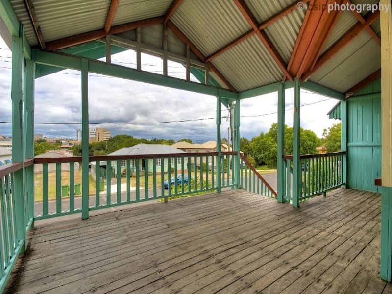 9 Mortimer Street, Ipswich QLD 4305