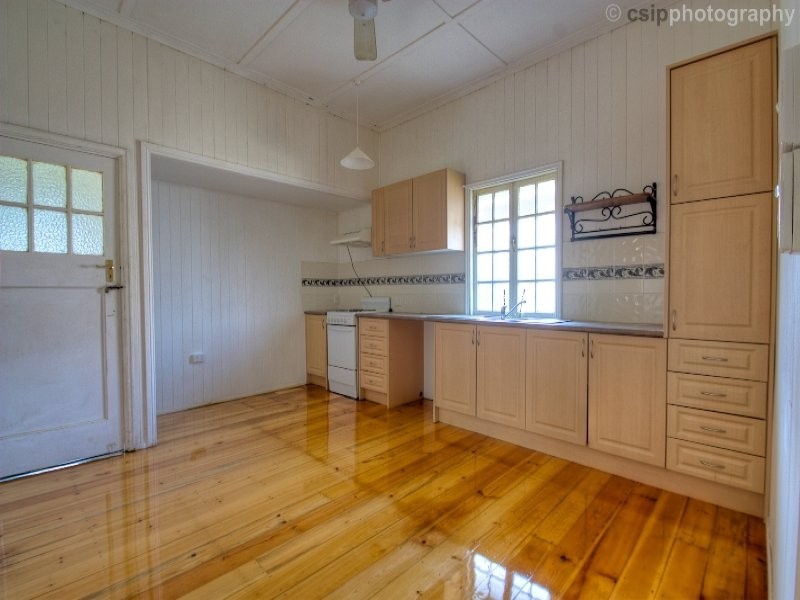 10 Foote Street, Newtown QLD 4305