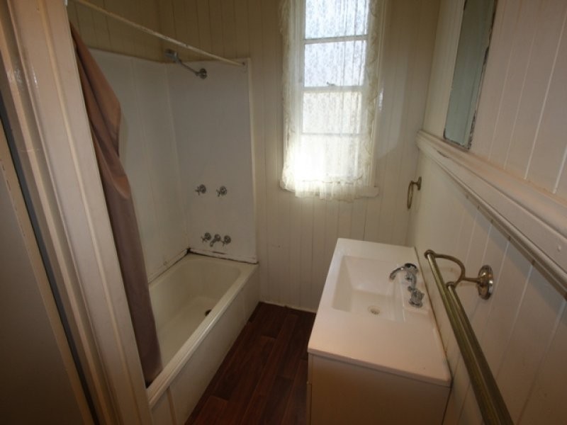 7 Gilmore Street, Leichhardt QLD 4305