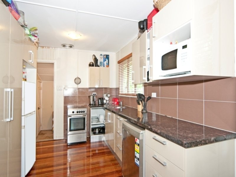 4 Allen Street, North Ipswich QLD 4305